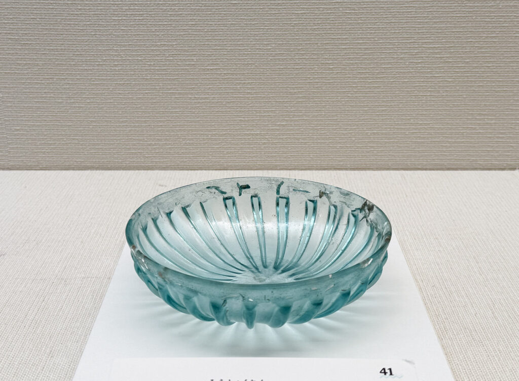 青色リブ装飾碗