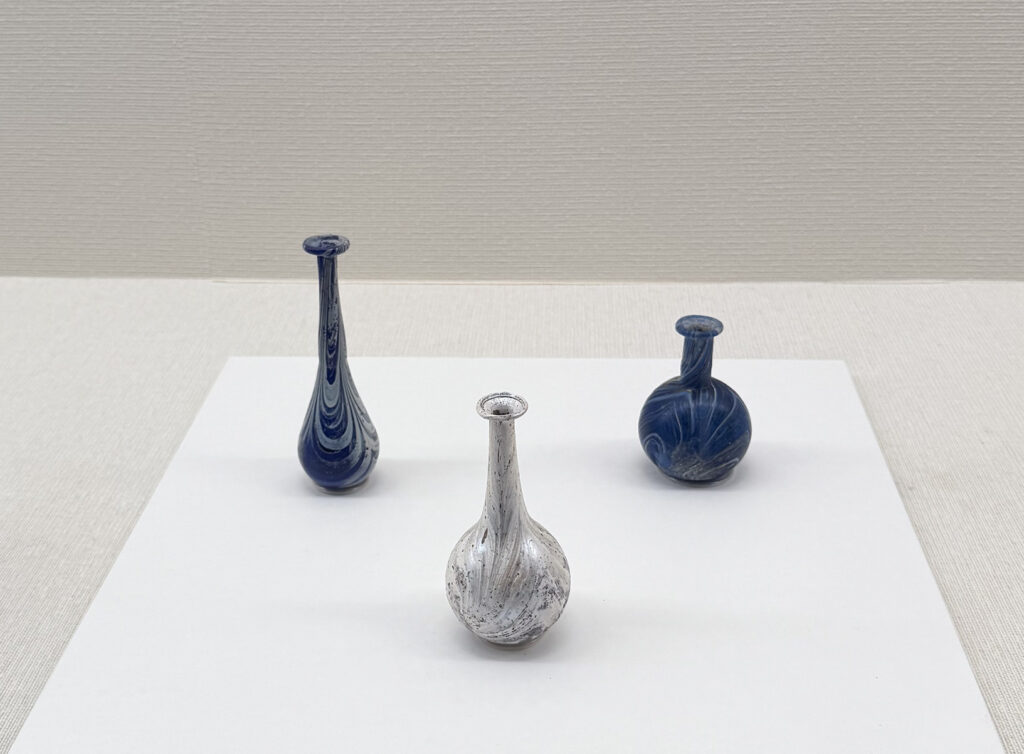 青色マーブル文長頸瓶