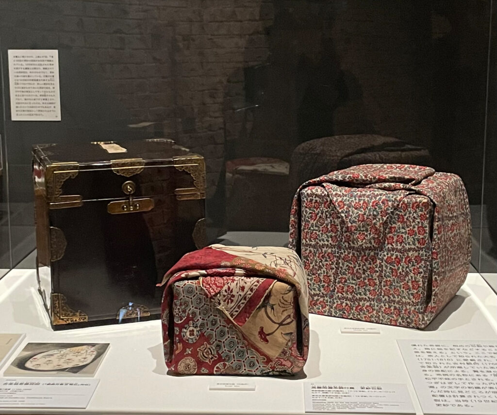 展示風景（9/12内覧会にて撮影）　カルン・タカール・コレクション　インド更紗 世界をめぐる物語／東京ステーションギャラリー