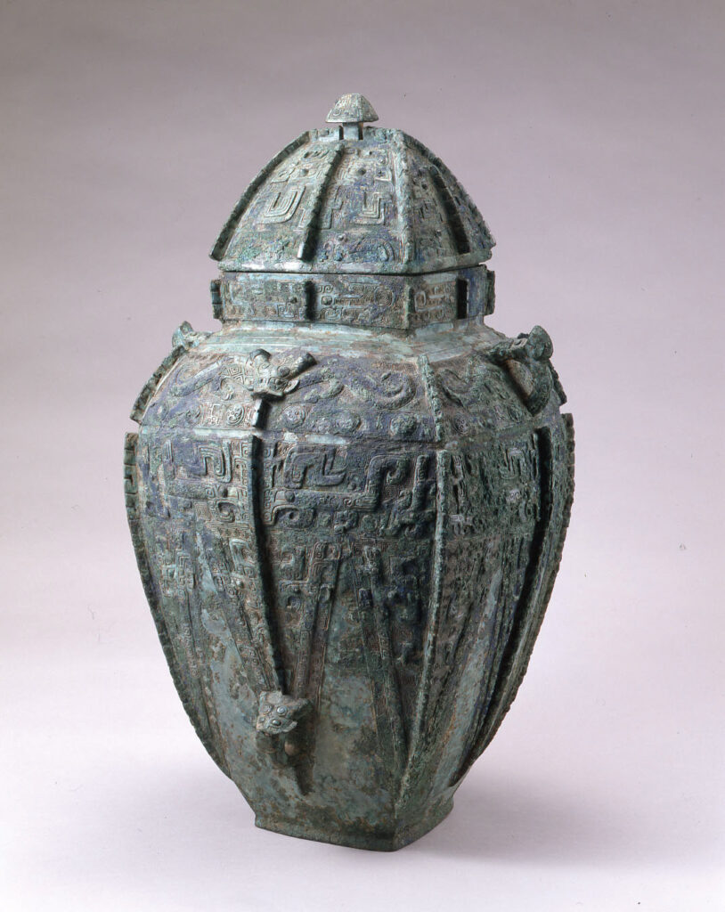 饕餮文方罍　殷（商）時代後期