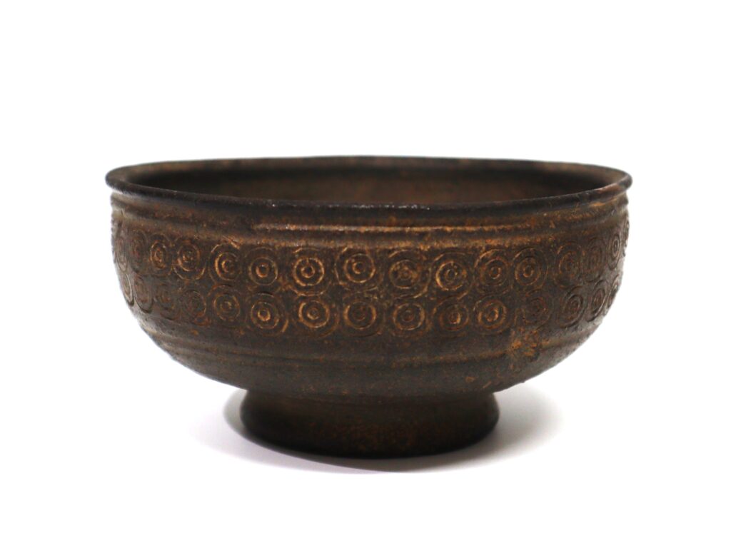 ⑤初公開　「芥川龍之介旧蔵　平茶碗」（※個人蔵）