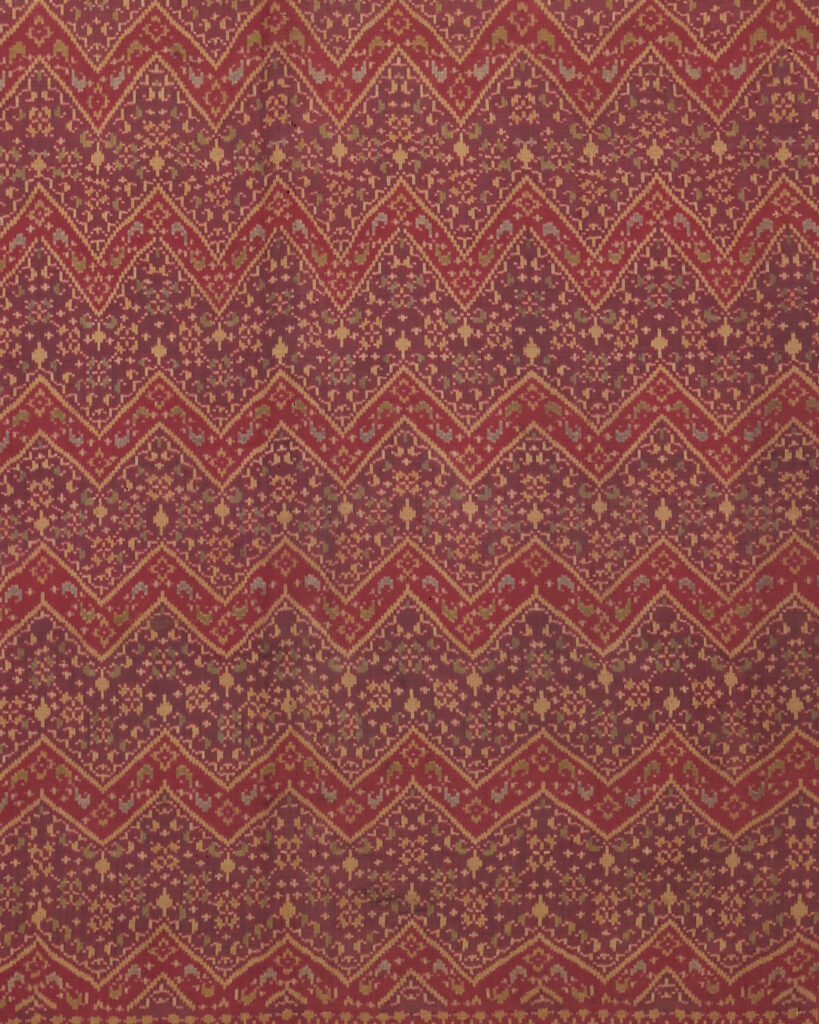 《鋸歯文様緯絣肩掛》スマトラ島・バンカ=ブリトゥン州　部分図